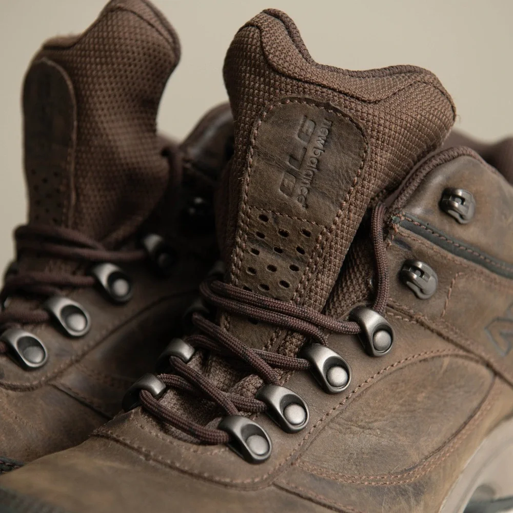 New Balance 978 Gore-Tex Hiking Boots Sz 10 GorpCore Trail Hiking Rugged Utility